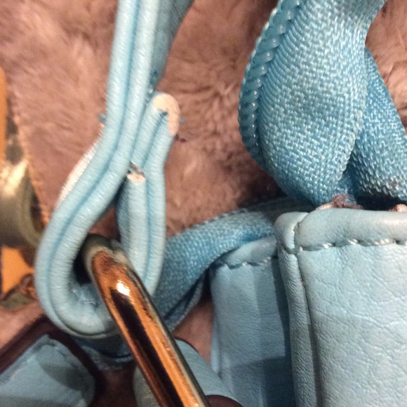 Cute  turquoise crossbody - Picture 3 of 4